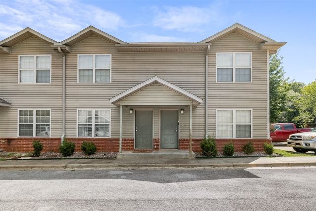 1428 W Netherland Way 1 & 3, Fayetteville, AR 72701