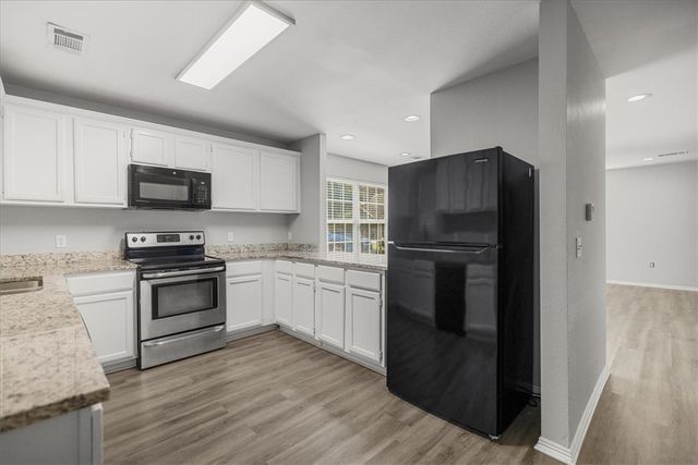 1428 W Netherland Way 1 & 3, Fayetteville, AR 72701