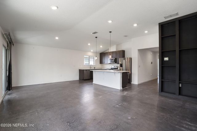 12320 GILLESPIE Avenue, Jacksonville, FL 32218