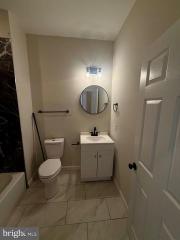 2600 E HOFFMAN ST, Baltimore, MD 21213