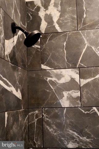 2600 E HOFFMAN ST, Baltimore, MD 21213