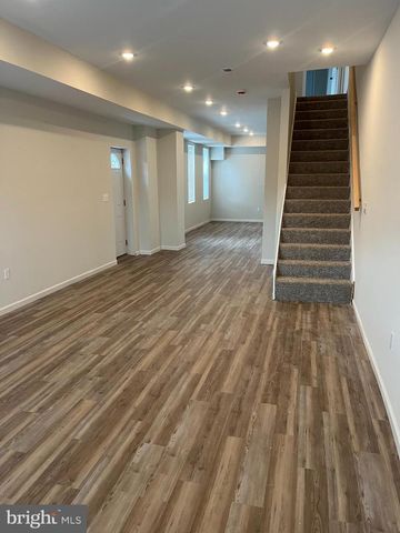 2600 E HOFFMAN ST, Baltimore, MD 21213