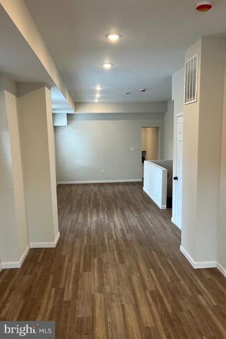 2600 E HOFFMAN ST, Baltimore, MD 21213