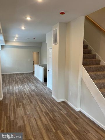 2600 E HOFFMAN ST, Baltimore, MD 21213