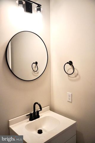 2600 E HOFFMAN ST, Baltimore, MD 21213