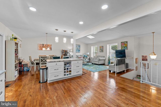 903 CASCADE DR, Fort Washington, MD 20744
