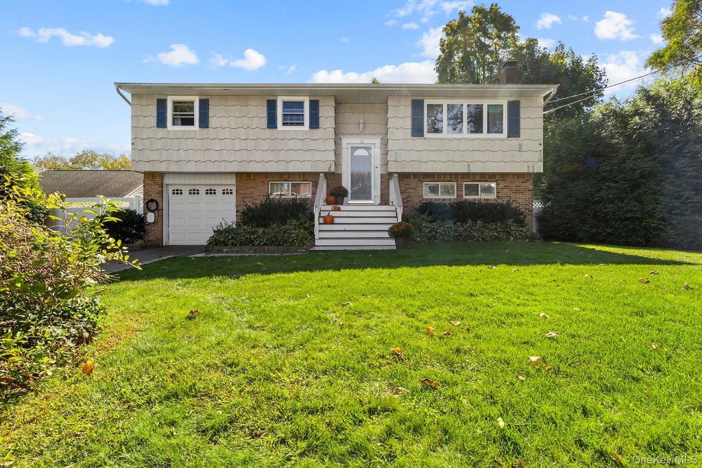 12 Bryan Street, Huntington, NY 11743 — exterior