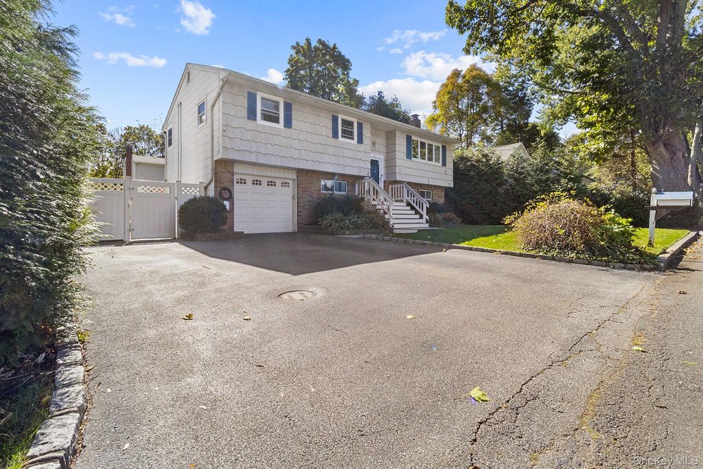 12 Bryan Street, Huntington, NY 11743 — photo 2