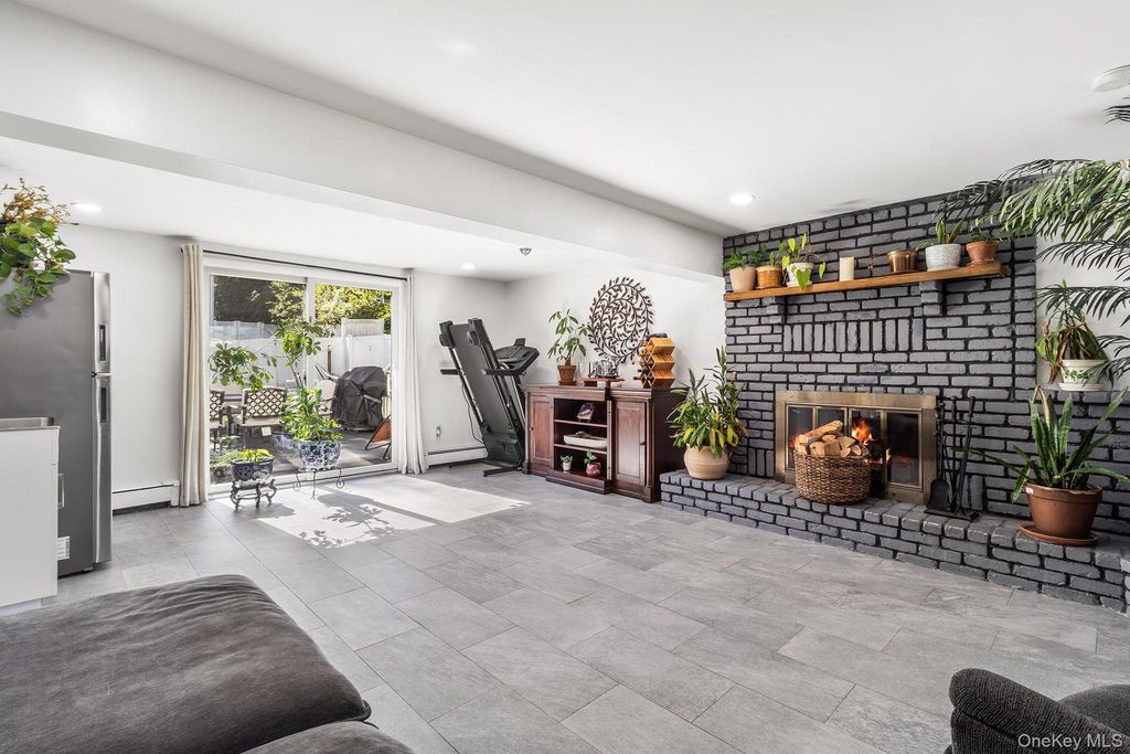 12 Bryan Street, Huntington, NY 11743 — photo 4