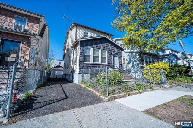 26 Scofield Street, Newark, NJ 07106