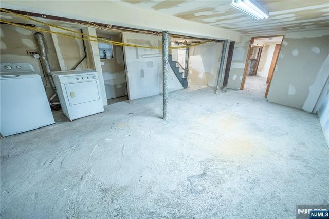 26 Scofield Street, Newark, NJ 07106