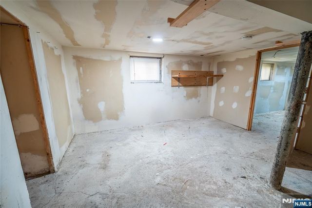 26 Scofield Street, Newark, NJ 07106