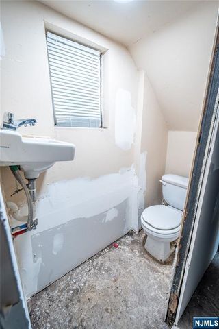 26 Scofield Street, Newark, NJ 07106