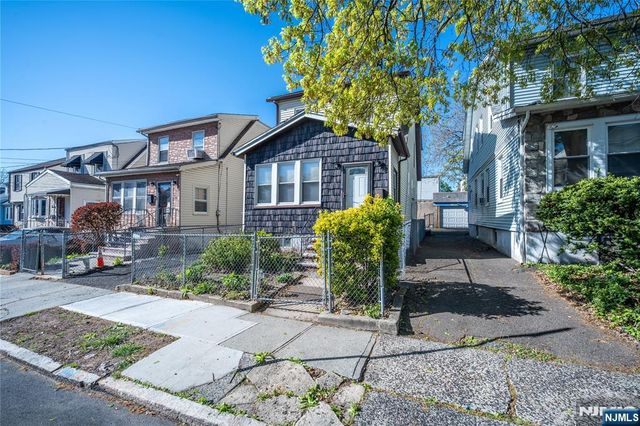 26 Scofield Street, Newark, NJ 07106