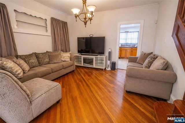 26 Scofield Street, Newark, NJ 07106