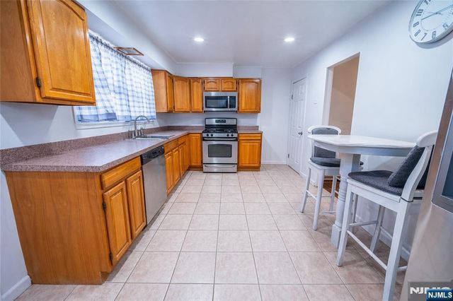 26 Scofield Street, Newark, NJ 07106