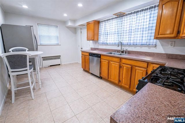 26 Scofield Street, Newark, NJ 07106