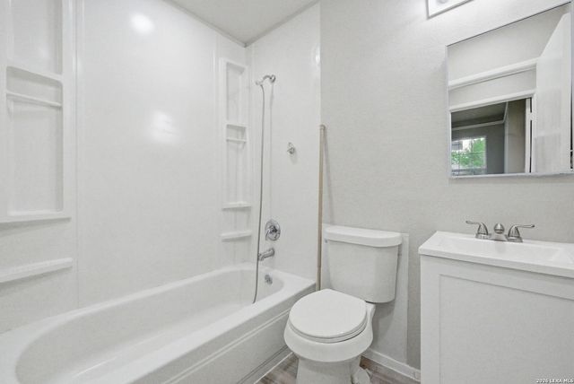 221 Park, Universal City, TX 78148