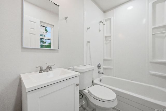 221 Park, Universal City, TX 78148