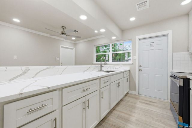 221 Park, Universal City, TX 78148