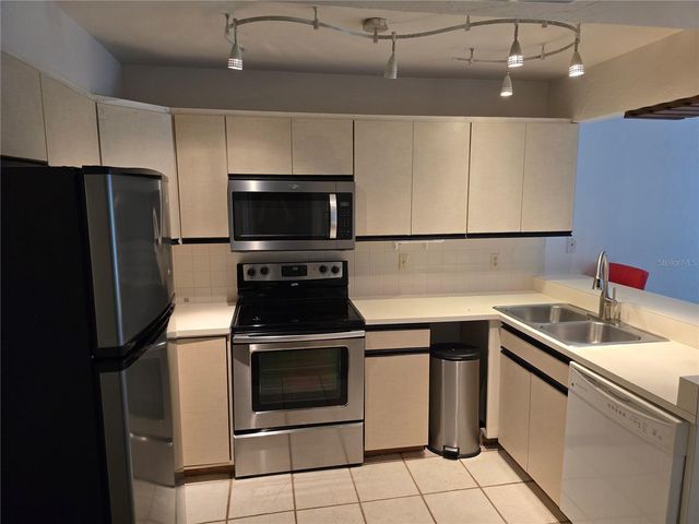 1224 SW 16 AVENUE F, Gainesville, FL 32601