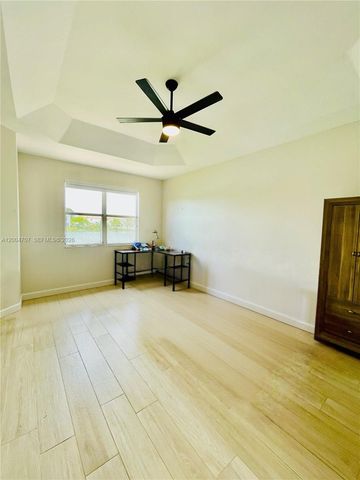 4006 NE 20th St, Homestead, FL 33033