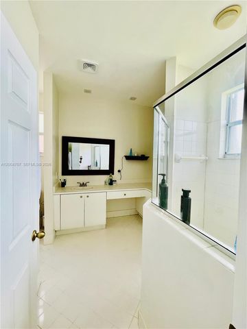 4006 NE 20th St, Homestead, FL 33033