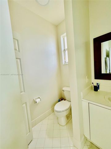 4006 NE 20th St, Homestead, FL 33033