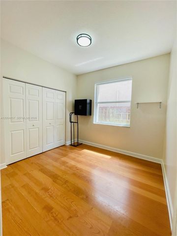 4006 NE 20th St, Homestead, FL 33033