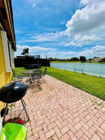4006 NE 20th St, Homestead, FL 33033