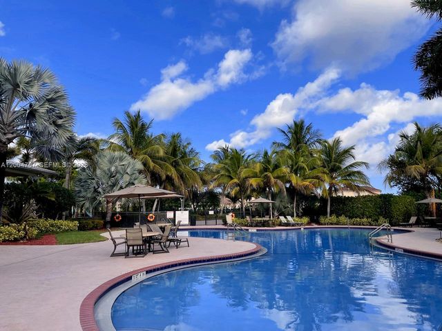 4006 NE 20th St, Homestead, FL 33033