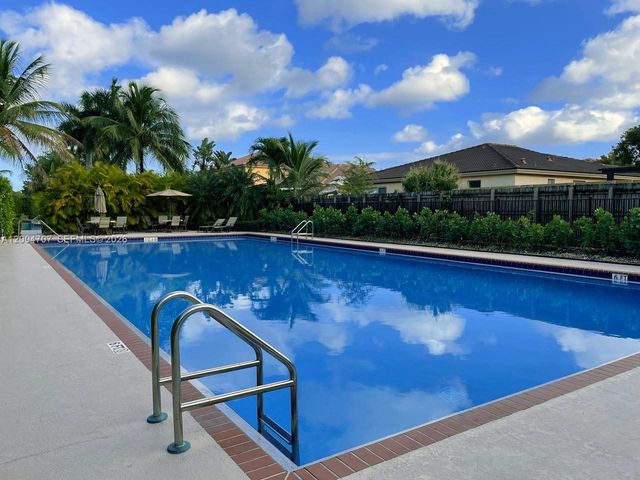 4006 NE 20th St, Homestead, FL 33033