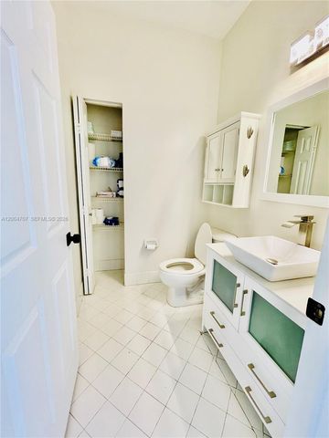 4006 NE 20th St, Homestead, FL 33033