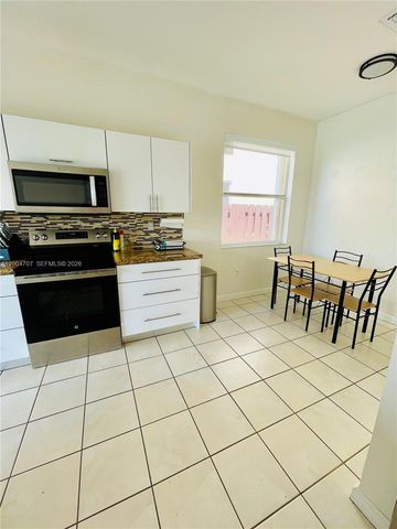 4006 NE 20th St, Homestead, FL 33033