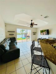 4006 NE 20th St, Homestead, FL 33033