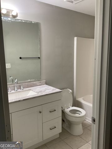 3951 Oak Field Drive, Loganville, GA 30052