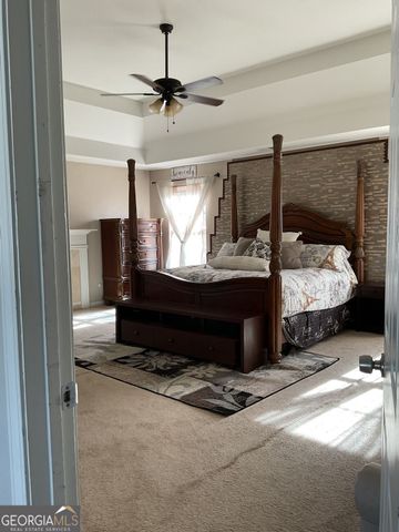 3951 Oak Field Drive, Loganville, GA 30052