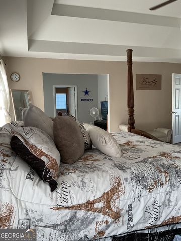 3951 Oak Field Drive, Loganville, GA 30052