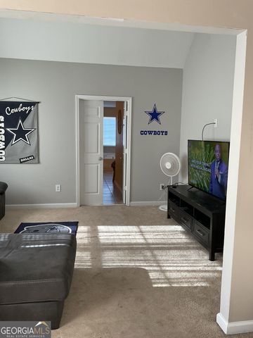 3951 Oak Field Drive, Loganville, GA 30052