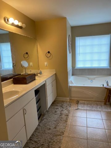 3951 Oak Field Drive, Loganville, GA 30052