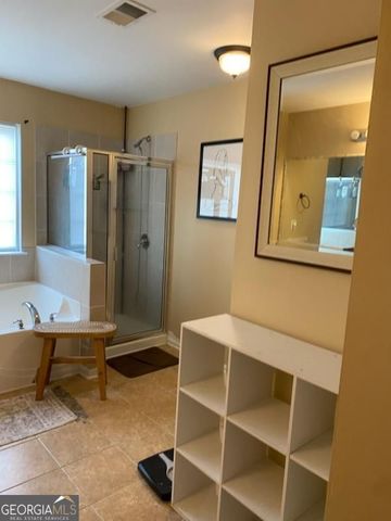 3951 Oak Field Drive, Loganville, GA 30052