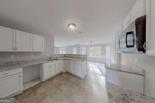 3951 Oak Field Drive, Loganville, GA 30052