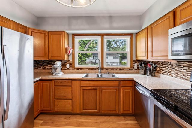 39 HAPPY HOLLOW Boulevard, Council Bluffs, IA 51503
