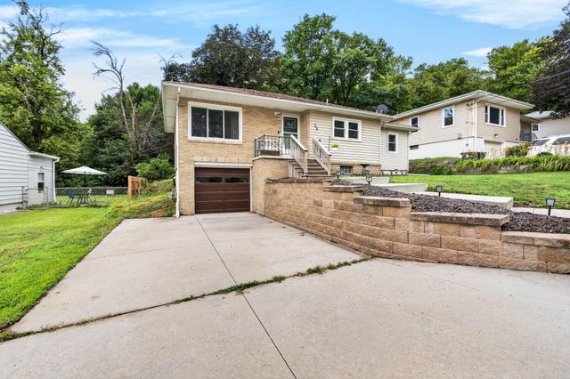39 HAPPY HOLLOW Boulevard, Council Bluffs, IA 51503