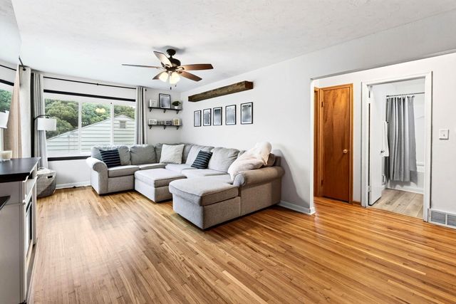 39 HAPPY HOLLOW Boulevard, Council Bluffs, IA 51503