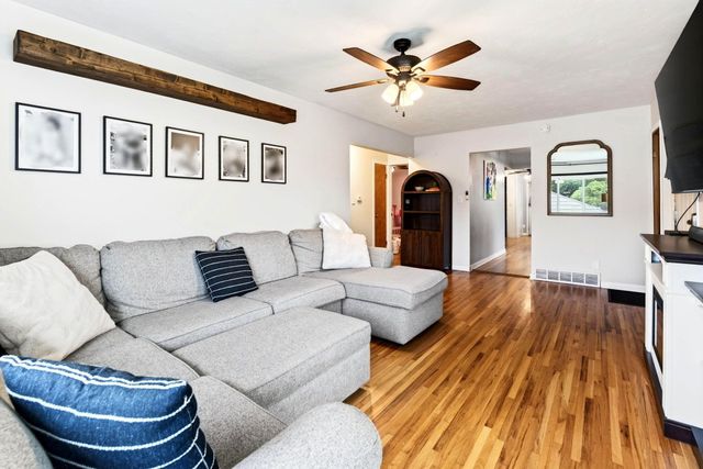 39 HAPPY HOLLOW Boulevard, Council Bluffs, IA 51503