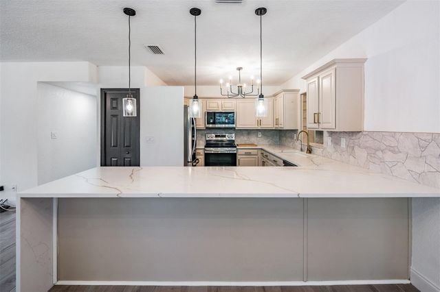 11715 59TH WAY N, Pinellas Park, FL 33782