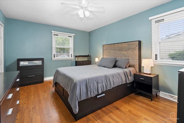 1409 W WILLOW Lane, Mount Prospect, IL 60056