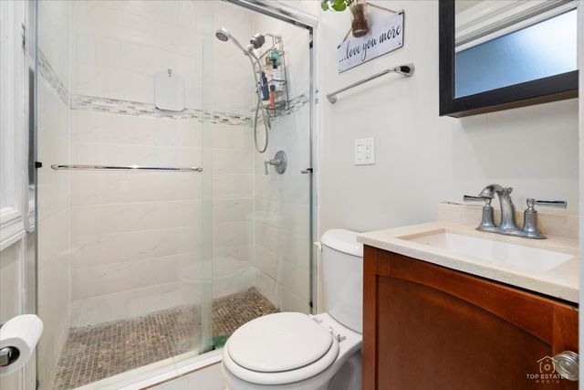 1409 W WILLOW Lane, Mount Prospect, IL 60056