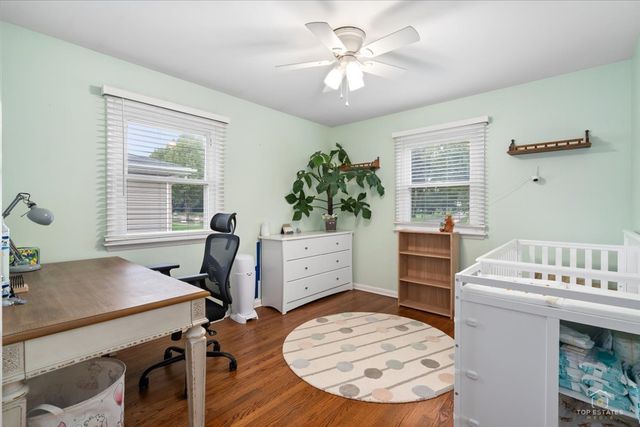 1409 W WILLOW Lane, Mount Prospect, IL 60056